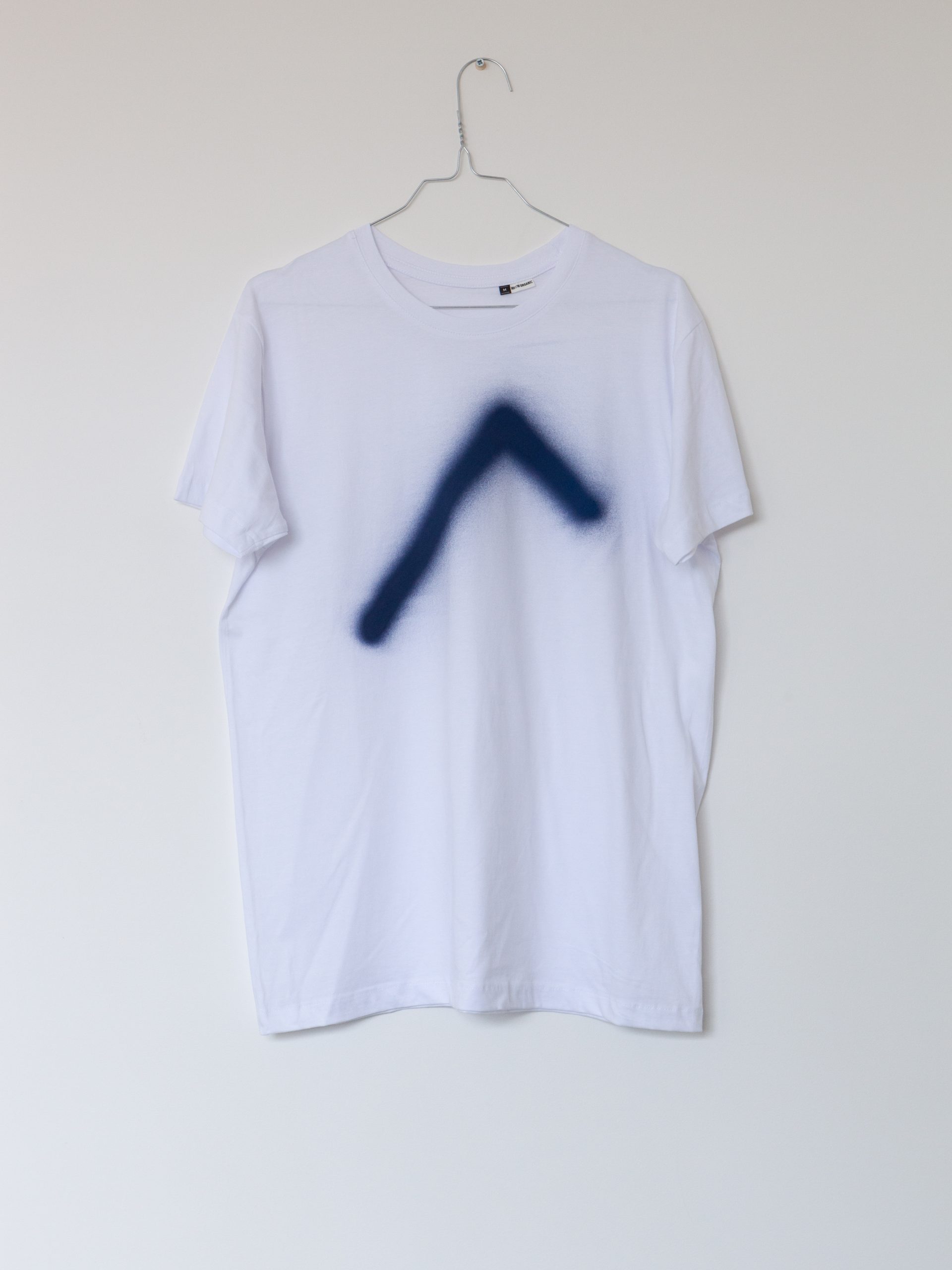 A clothing line – size M – reference D99