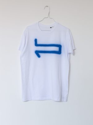 A clothing line – size M – reference D96