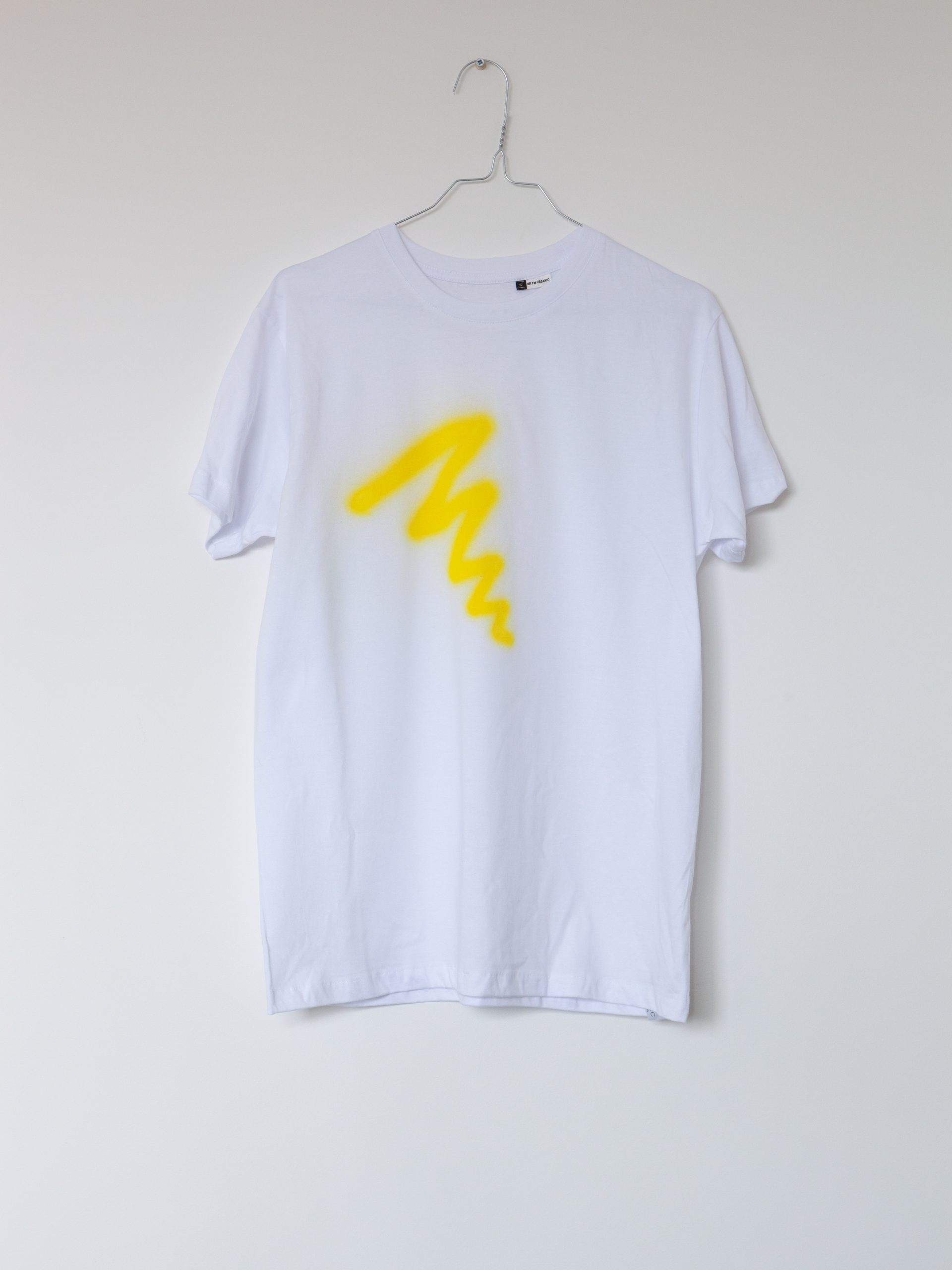 A clothing line – size S – reference D89