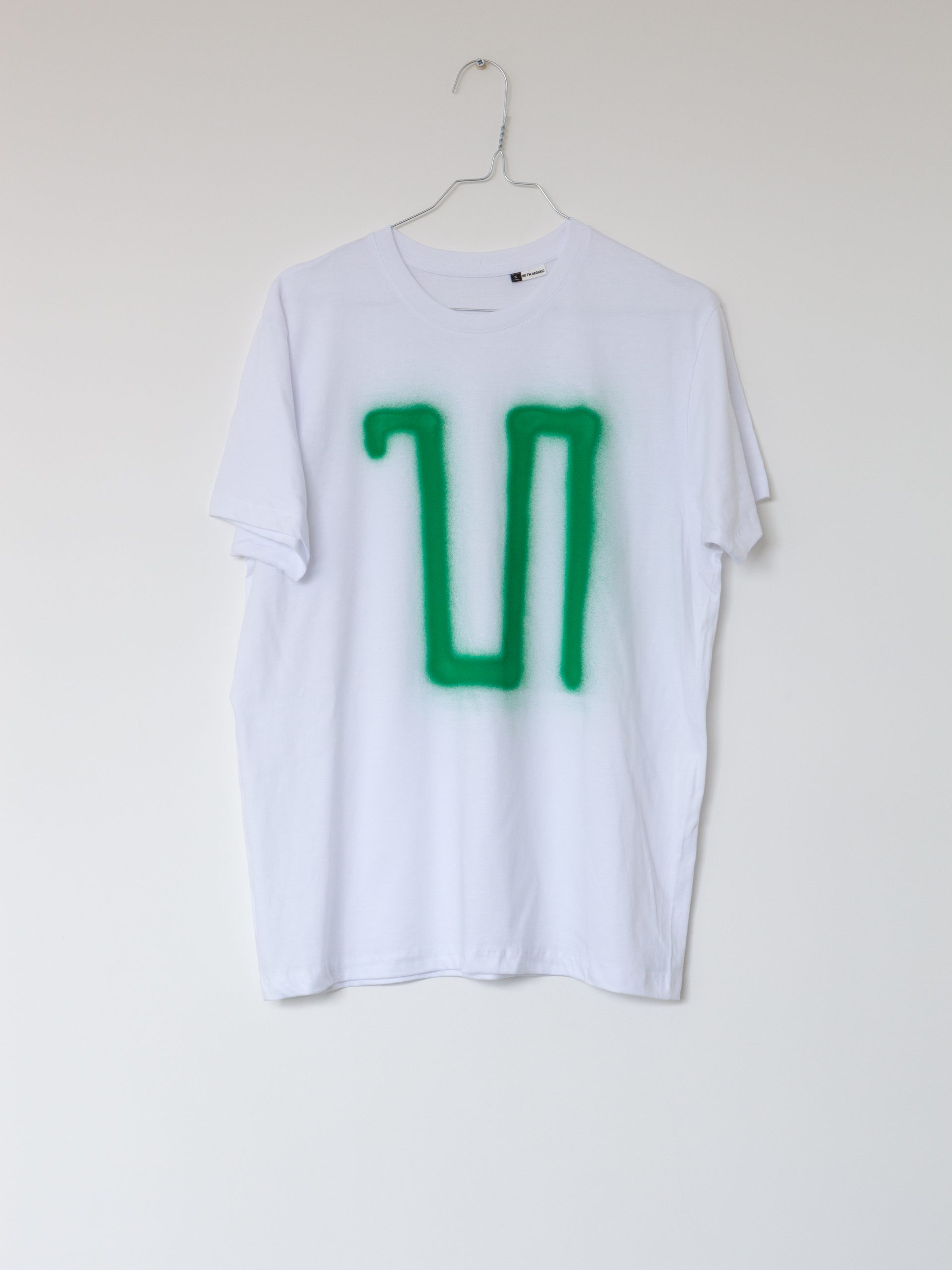 A clothing line – size S – reference D85